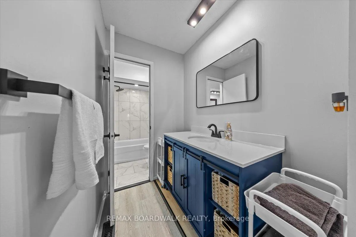 Photo 20 of 294 Valade Crescent, Ottawa, Fallingbrook/Pineridge — HOMEH