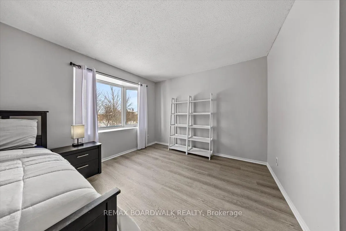 Photo 21 of 294 Valade Crescent, Ottawa, Fallingbrook/Pineridge — HOMEH