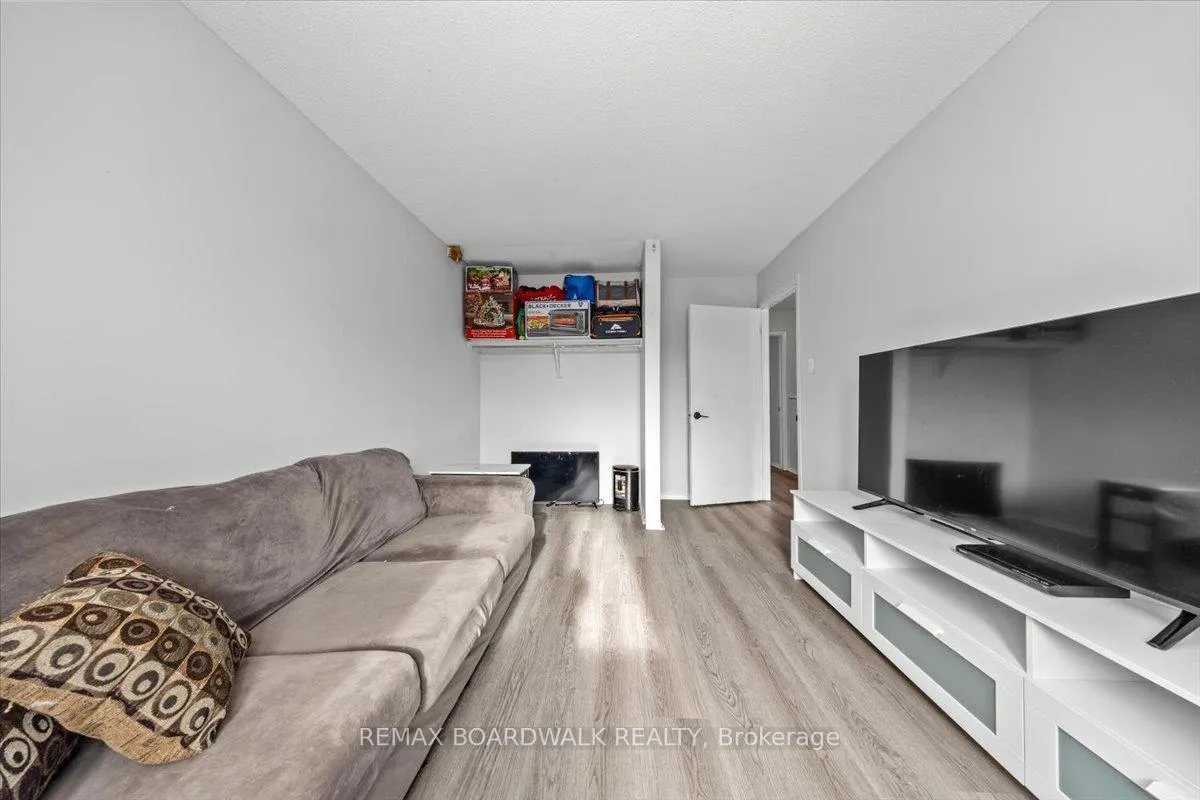 Photo 23 of 294 Valade Crescent, Ottawa, Fallingbrook/Pineridge — HOMEH