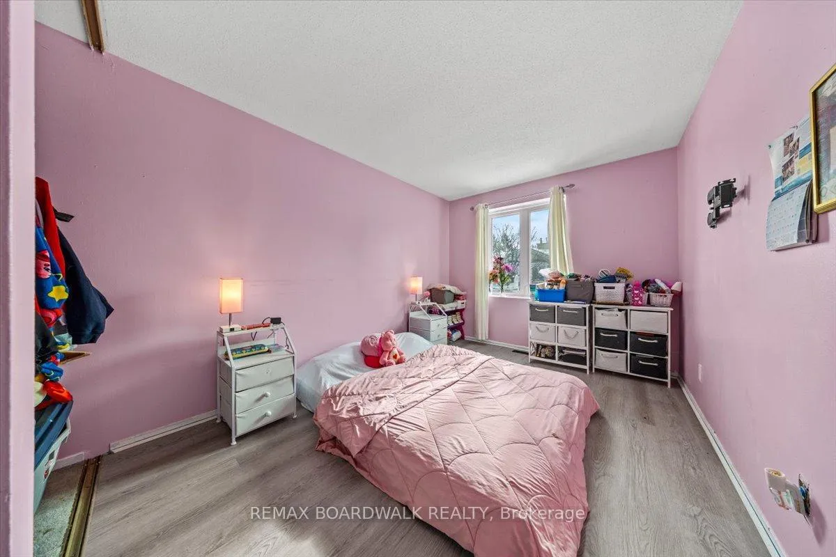 Photo 24 of 294 Valade Crescent, Ottawa, Fallingbrook/Pineridge — HOMEH