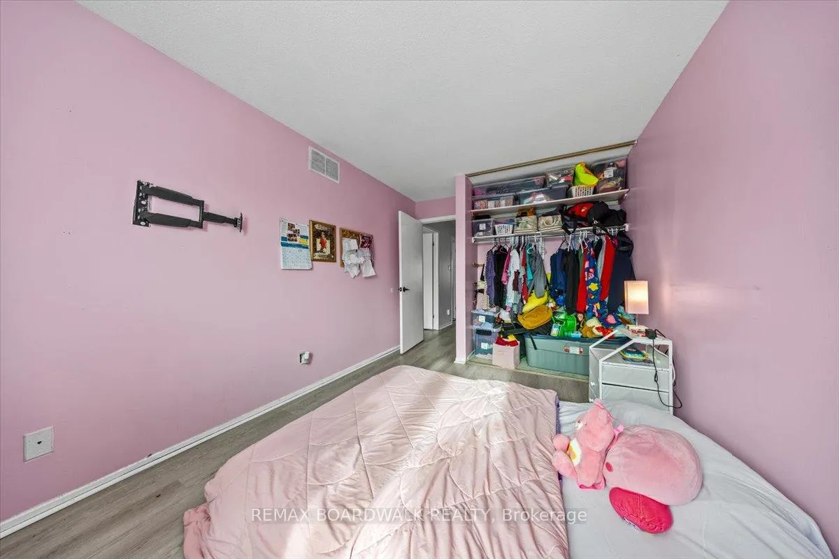 Photo 25 of 294 Valade Crescent, Ottawa, Fallingbrook/Pineridge — HOMEH