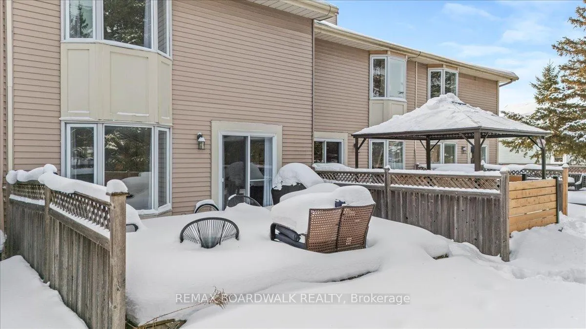 Photo 36 of 294 Valade Crescent, Ottawa, Fallingbrook/Pineridge — HOMEH