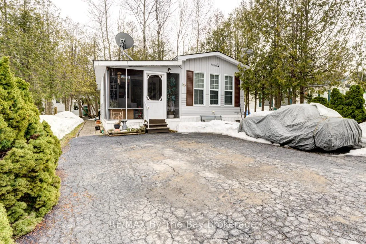 Photo 2 of 23 Prince Charles Avenue, Barrie, Little Lake — HOMEH