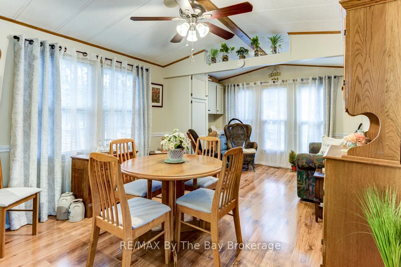 Photo 21 of 23 Prince Charles Avenue, Barrie, Little Lake — HOMEH