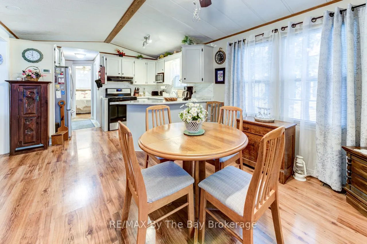 Photo 22 of 23 Prince Charles Avenue, Barrie, Little Lake — HOMEH