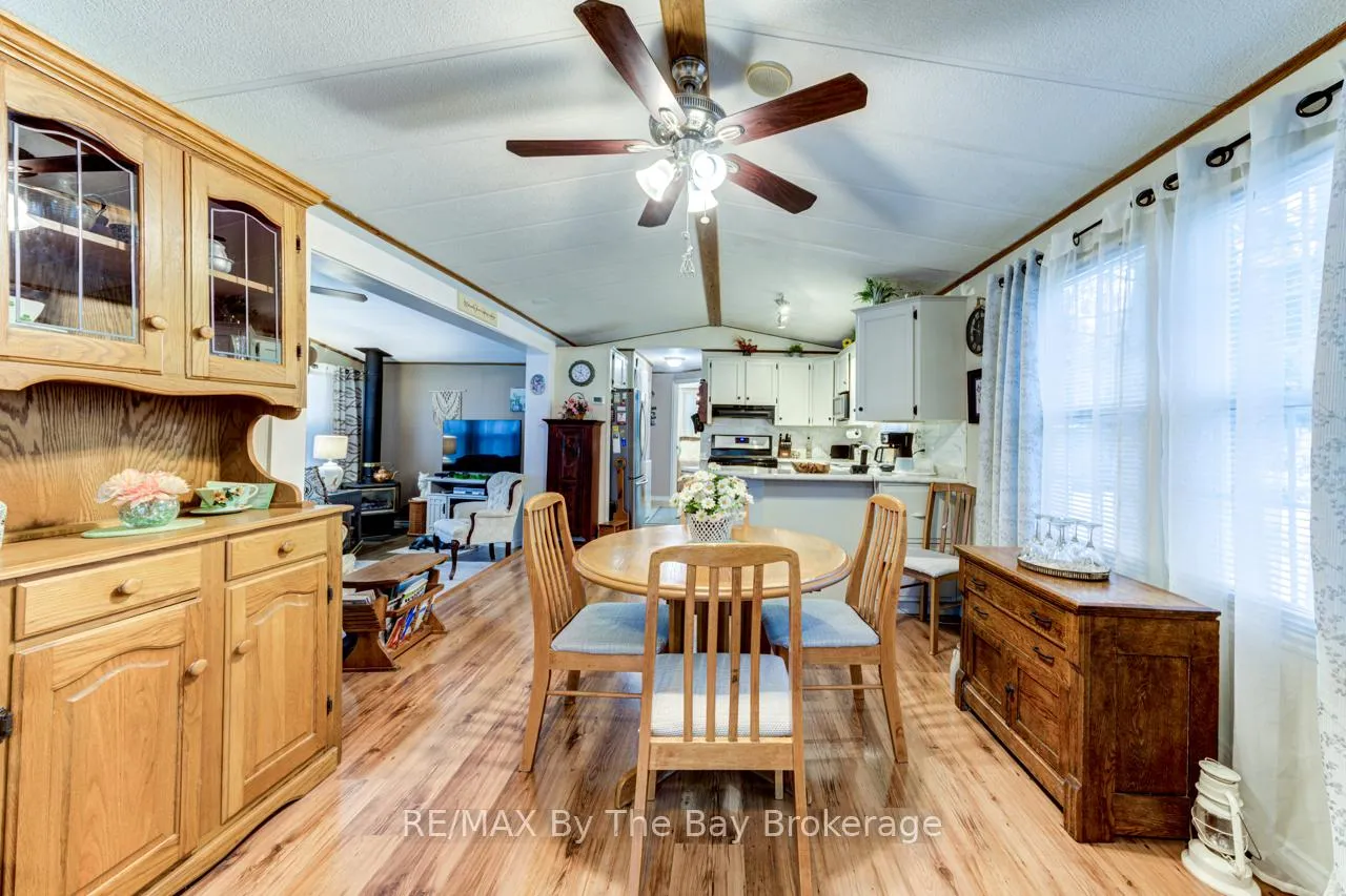 Photo 24 of 23 Prince Charles Avenue, Barrie, Little Lake — HOMEH