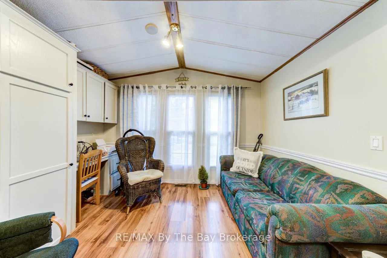 Photo 26 of 23 Prince Charles Avenue, Barrie, Little Lake — HOMEH