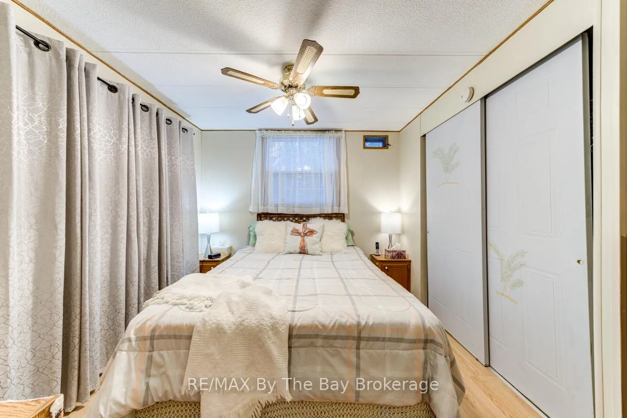 Photo 28 of 23 Prince Charles Avenue, Barrie, Little Lake — HOMEH