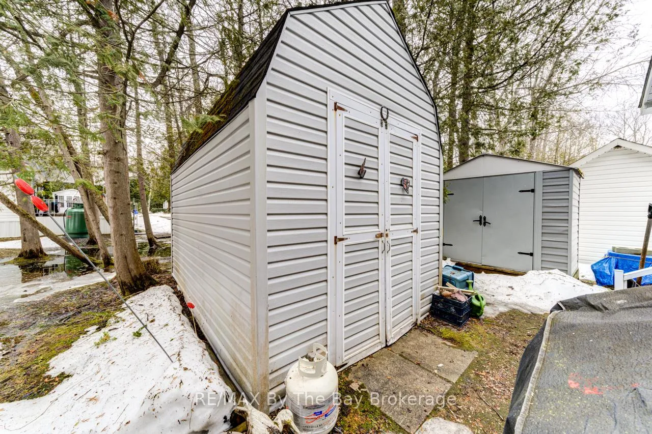 Photo 32 of 23 Prince Charles Avenue, Barrie, Little Lake — HOMEH