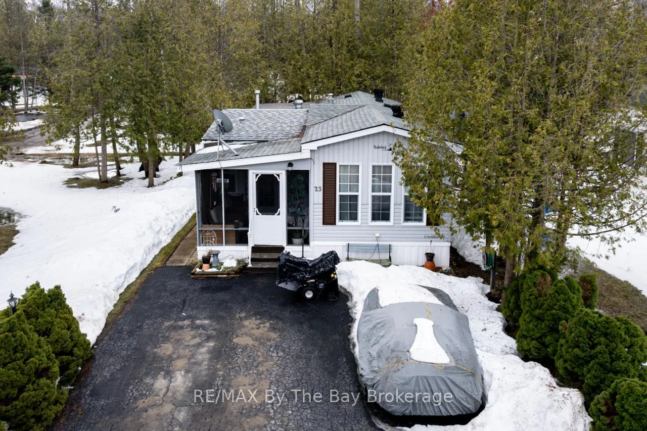 Photo 33 of 23 Prince Charles Avenue, Barrie, Little Lake — HOMEH