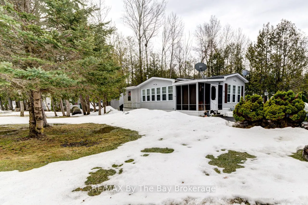Photo 35 of 23 Prince Charles Avenue, Barrie, Little Lake — HOMEH