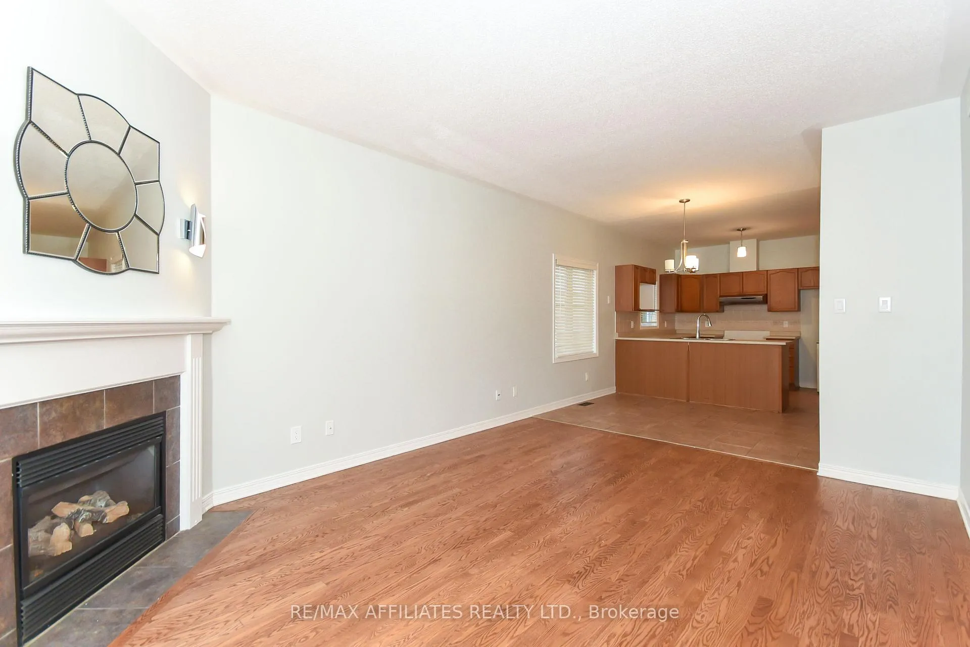 Photo 12 of 1980 Scully Way S, Ottawa, Fallingbrook/Gardenway South — HOMEH