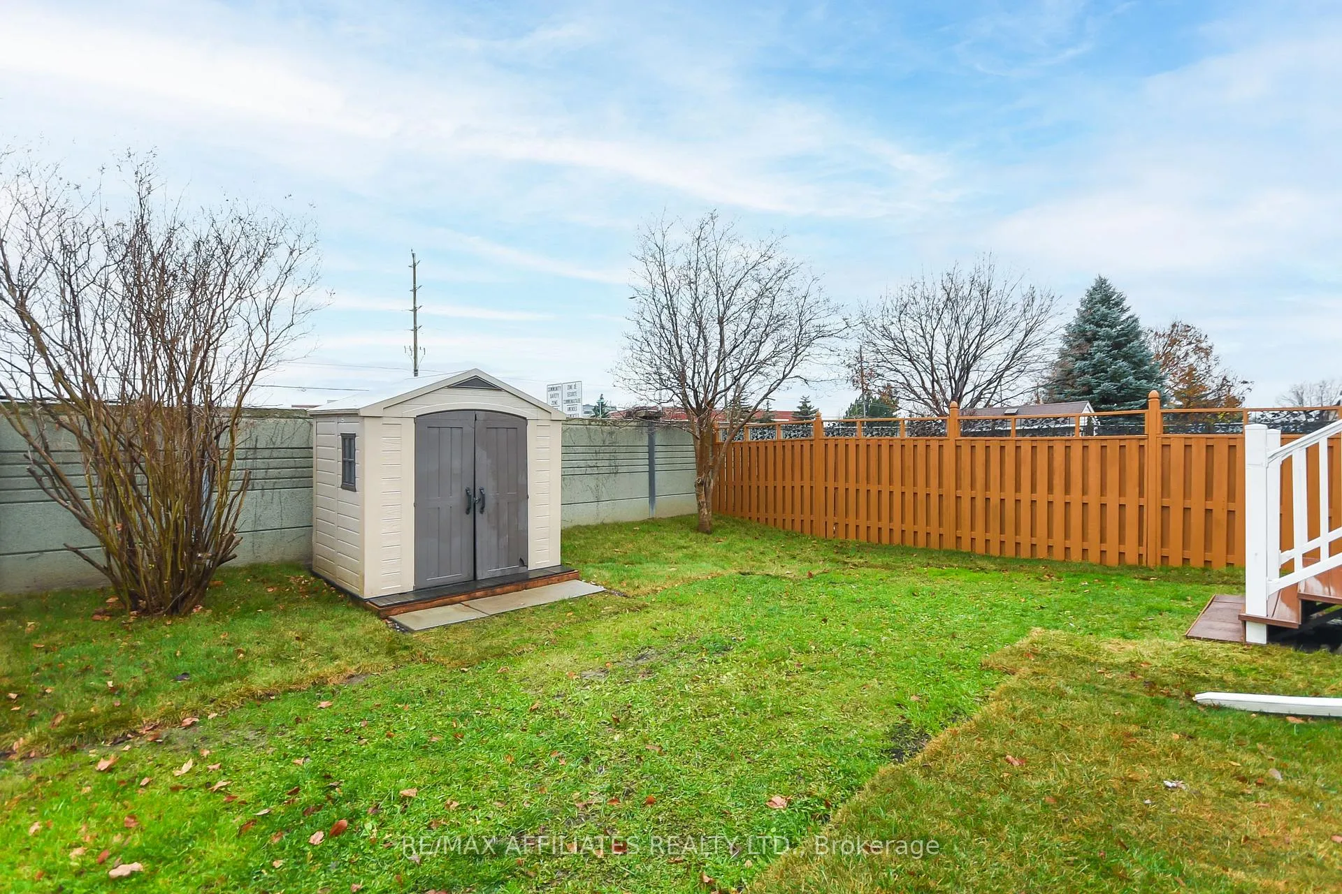 Photo 33 of 1980 Scully Way S, Ottawa, Fallingbrook/Gardenway South — HOMEH
