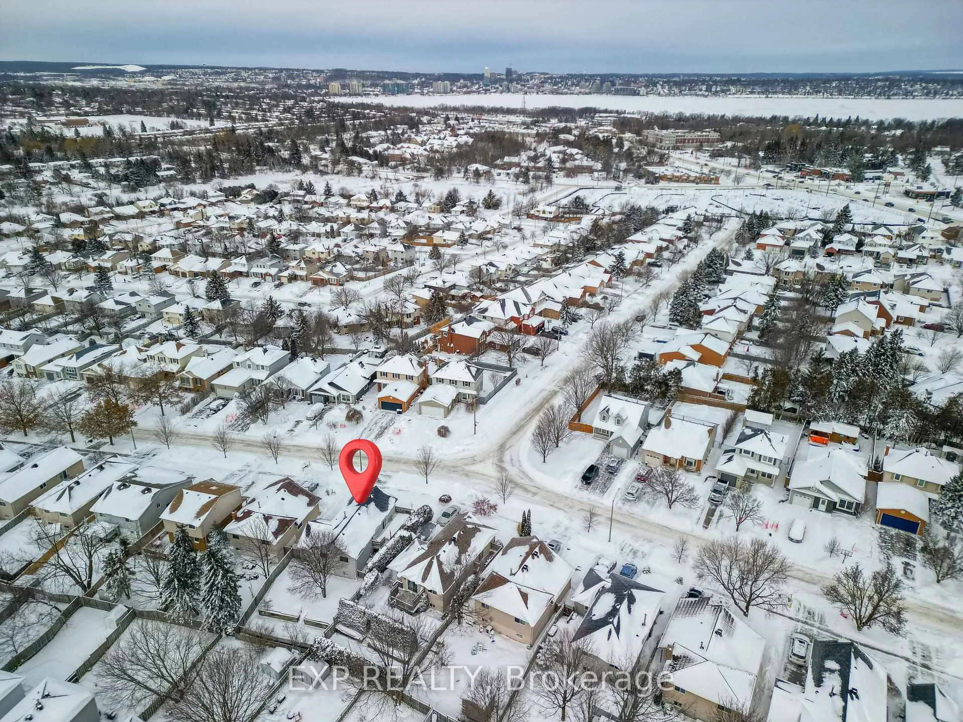 Photo 3 of 33 Knicely Road, Barrie, Painswick North — HOMEH