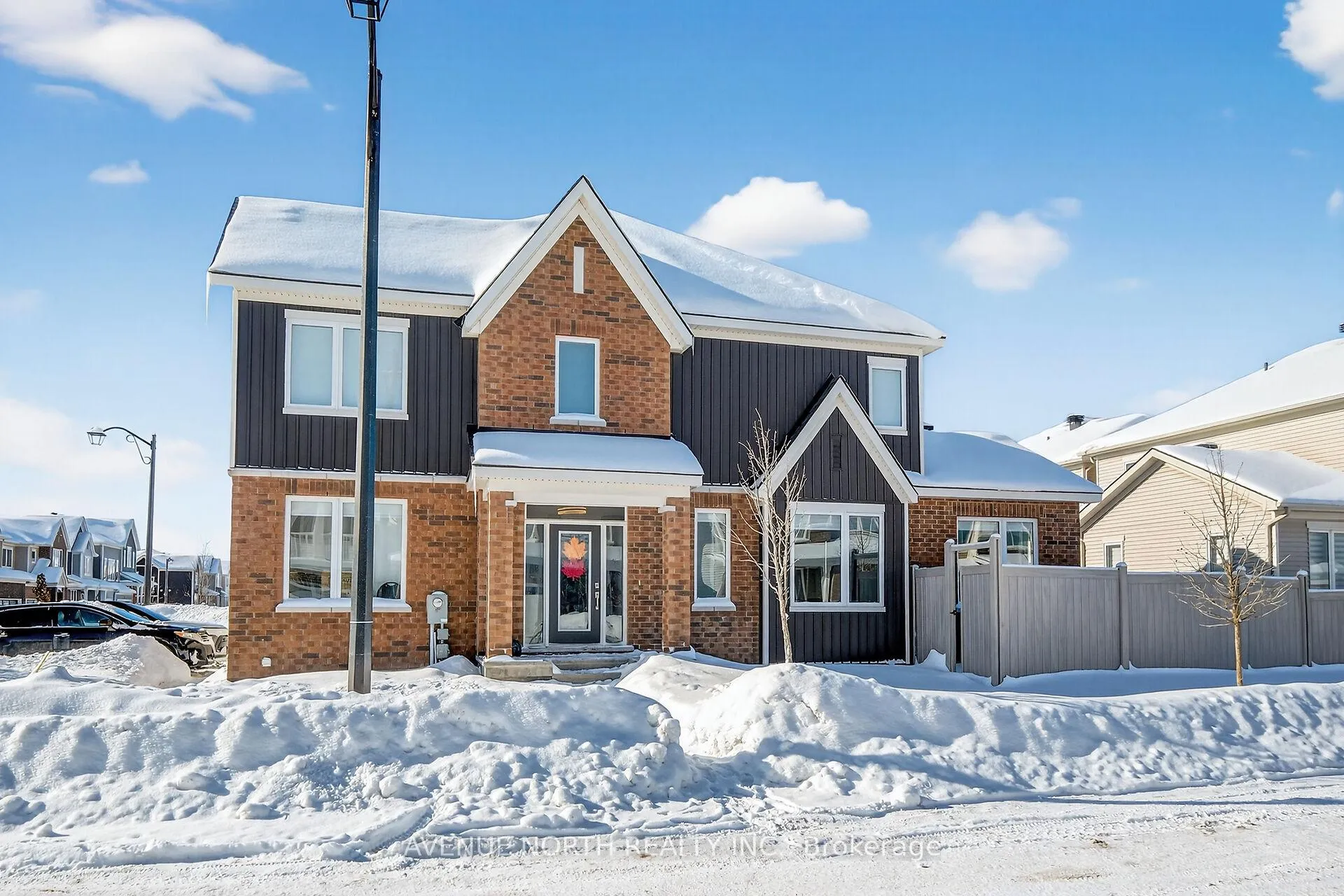 Front of 715 Vennecy Terrace