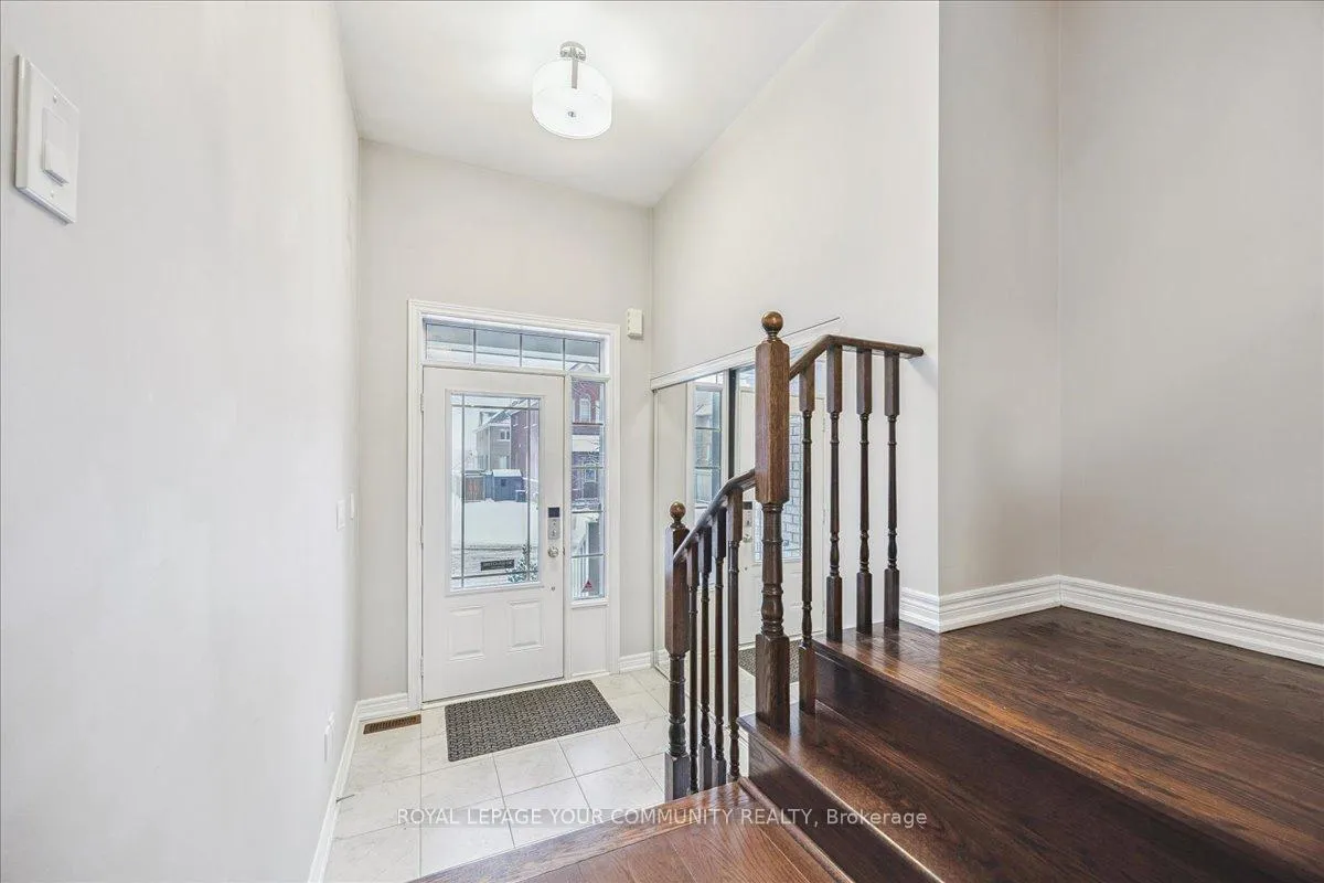 Photo 3 of 53 Clifford Crescent, New Tecumseth, Tottenham — HOMEH