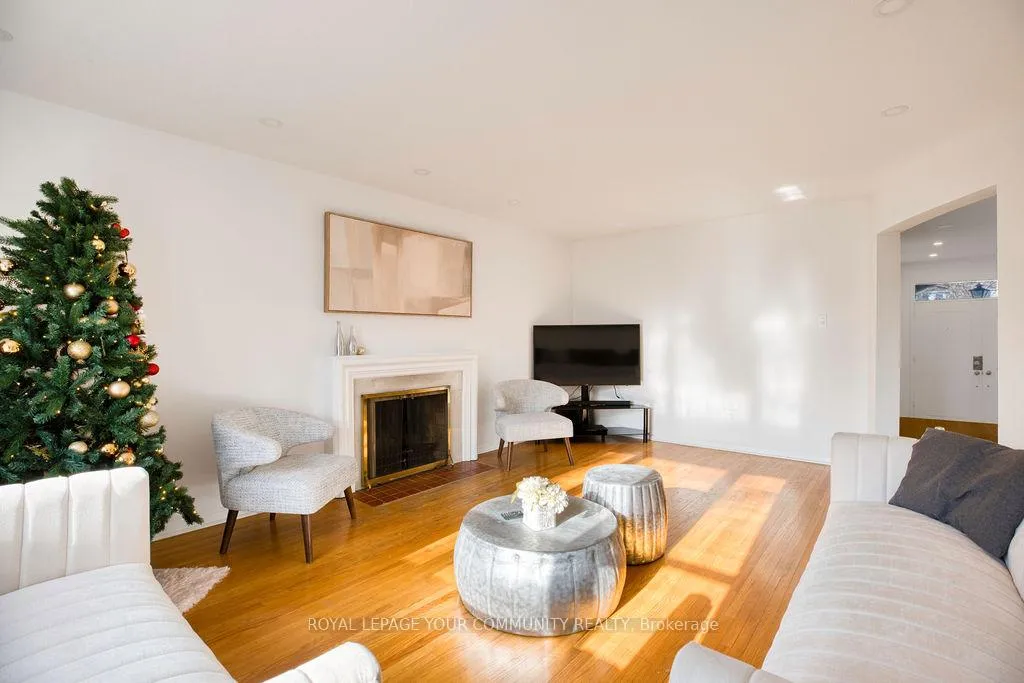 Photo 5 of 69 Royal Orchard Boulevard, Markham, Royal Orchard — HOMEH