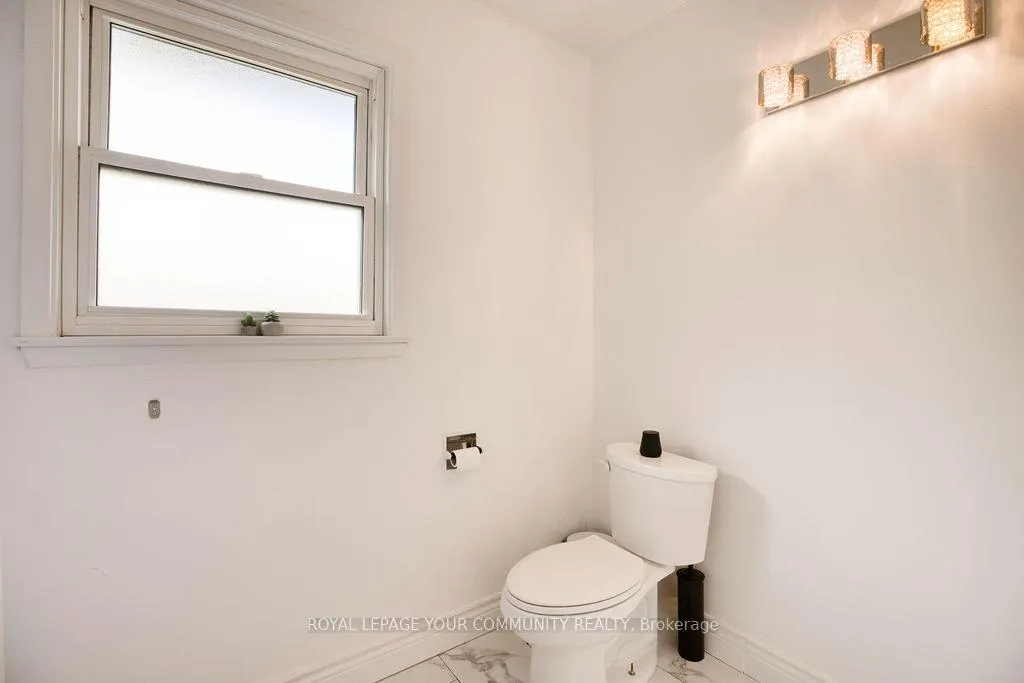 Photo 31 of 69 Royal Orchard Boulevard, Markham, Royal Orchard — HOMEH