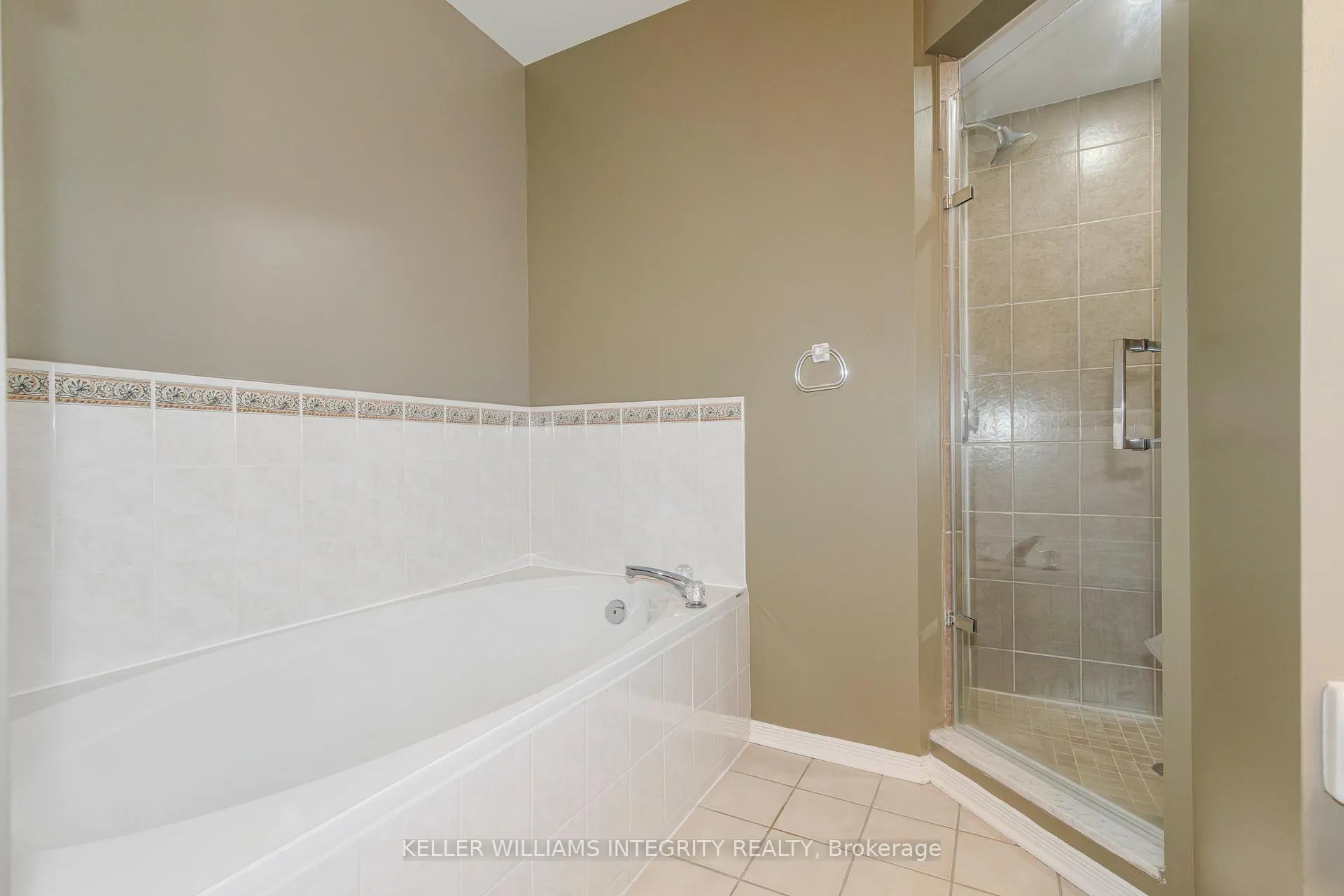Photo 28 of 177 Thornbury Crescent, Ottawa, Centrepointe — HOMEH