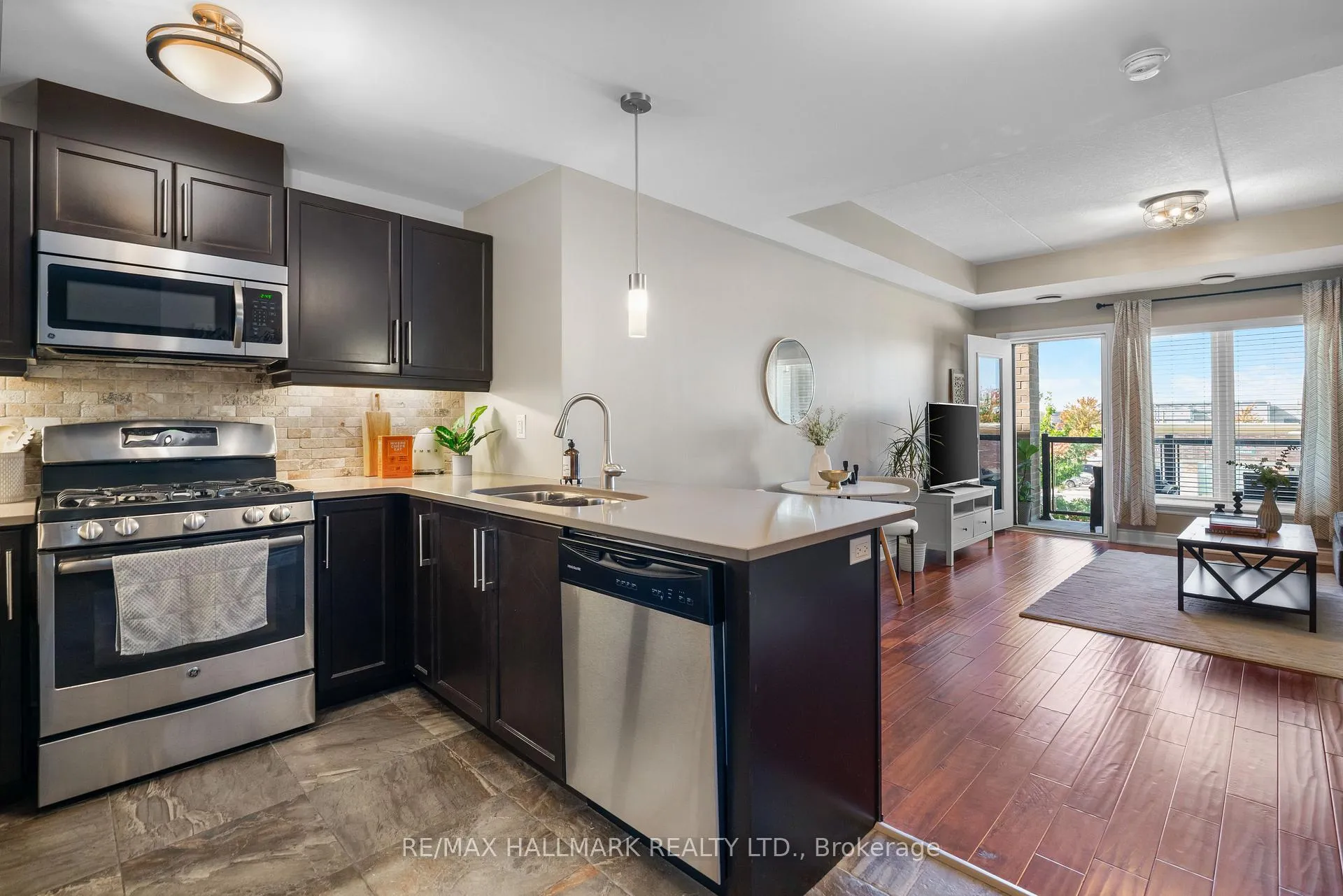 Photo 4 of Unit 302, 106 Bard Boulevard, Guelph, Pineridge/Westminster Woods — HOMEH