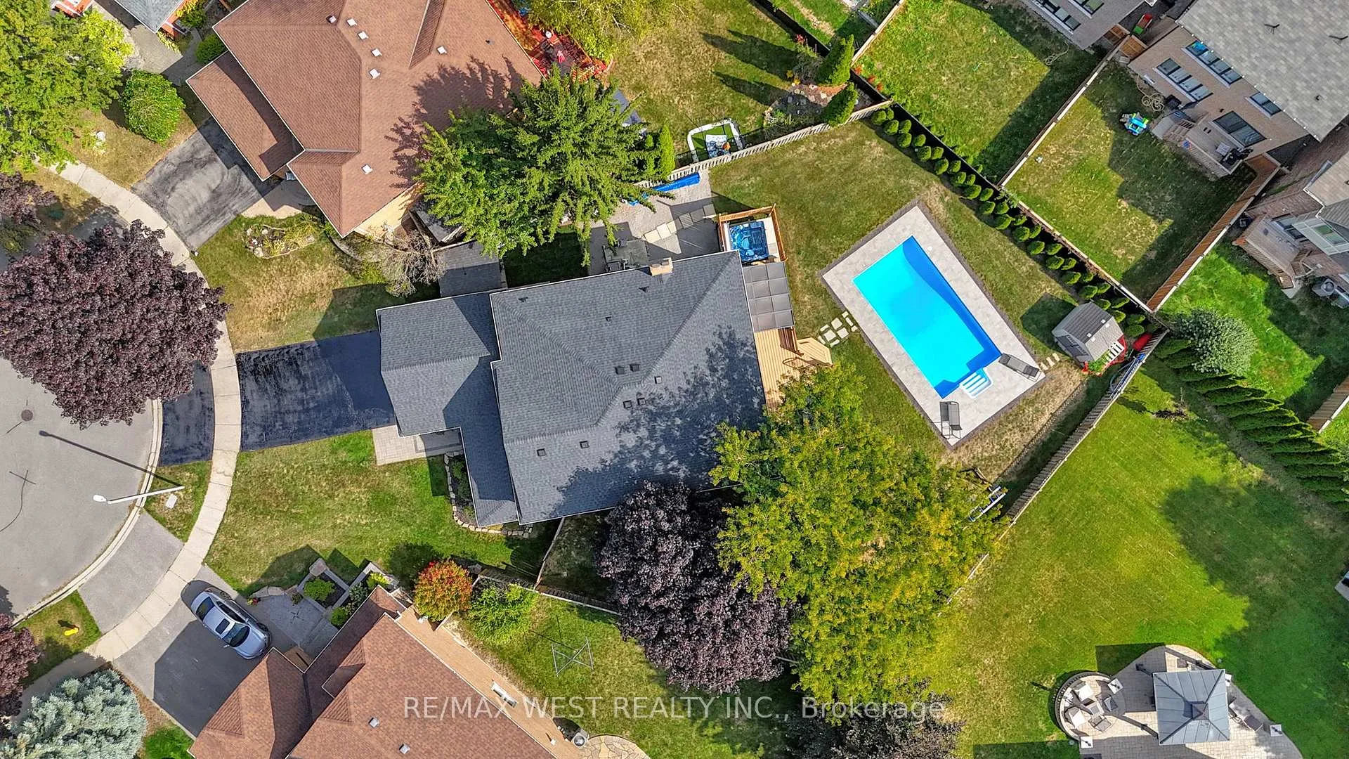 Photo 1 of 32 Falstaff Crescent, Whitby, Rolling Acres — HOMEH