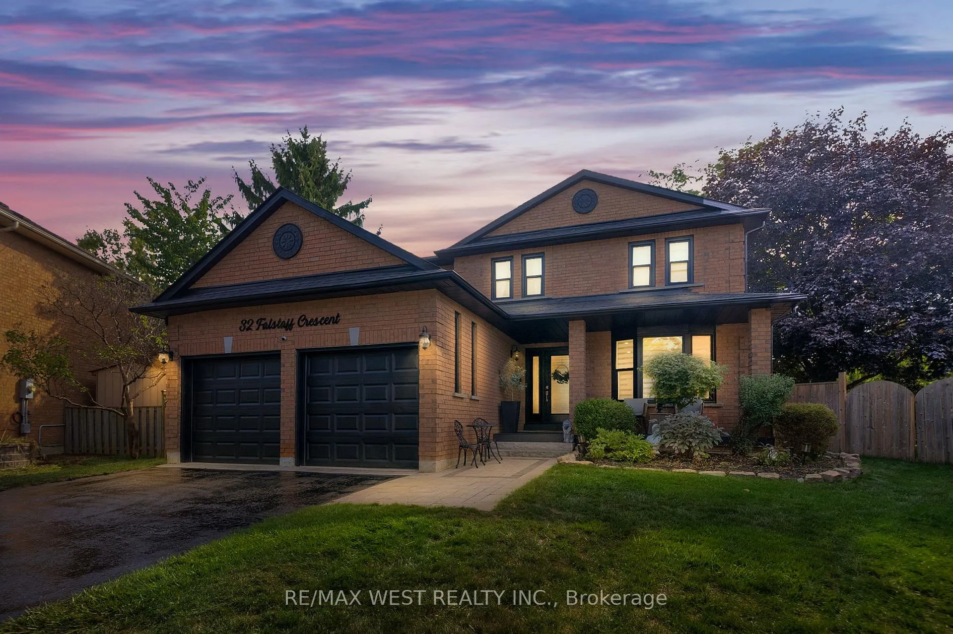 Photo 3 of 32 Falstaff Crescent, Whitby, Rolling Acres — HOMEH