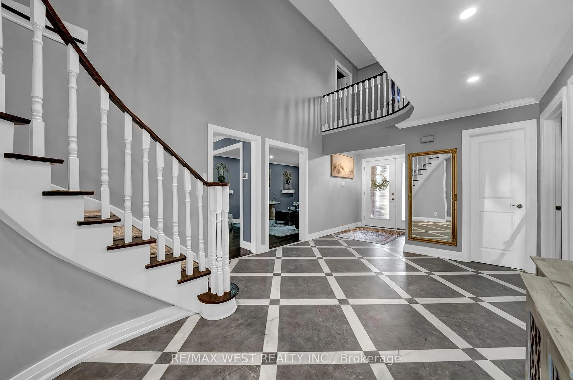 Photo 5 of 32 Falstaff Crescent, Whitby, Rolling Acres — HOMEH