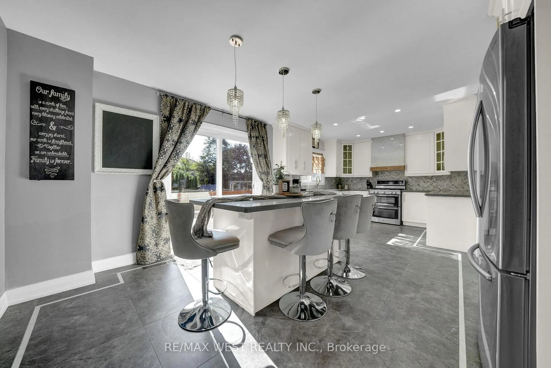 Photo 11 of 32 Falstaff Crescent, Whitby, Rolling Acres — HOMEH
