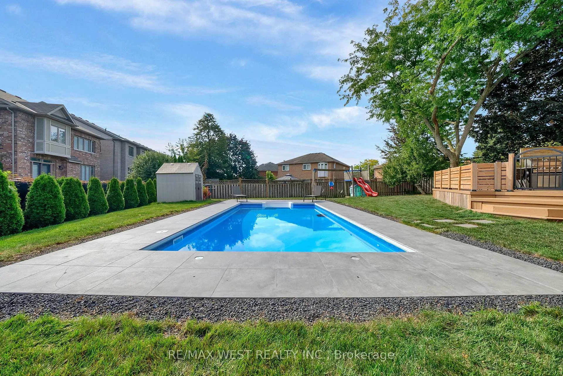Photo 39 of 32 Falstaff Crescent, Whitby, Rolling Acres — HOMEH