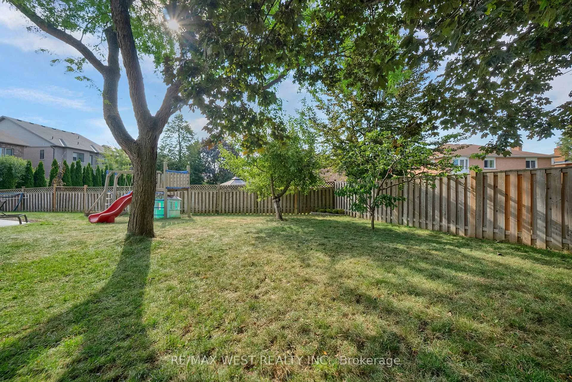 Photo 47 of 32 Falstaff Crescent, Whitby, Rolling Acres — HOMEH
