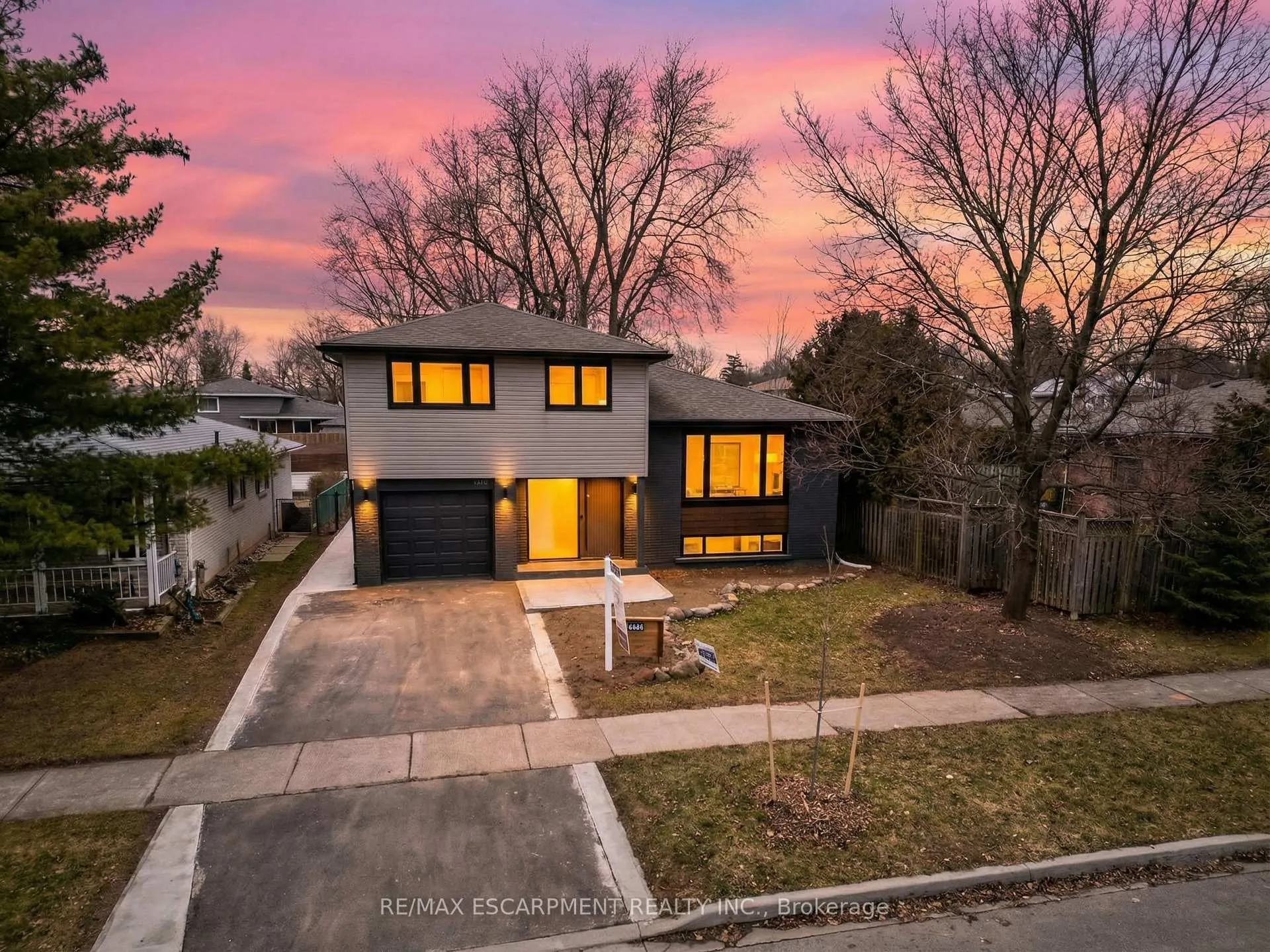 Photo 1 of 5375 Riverside Drive, Burlington, Appleby — HOMEH