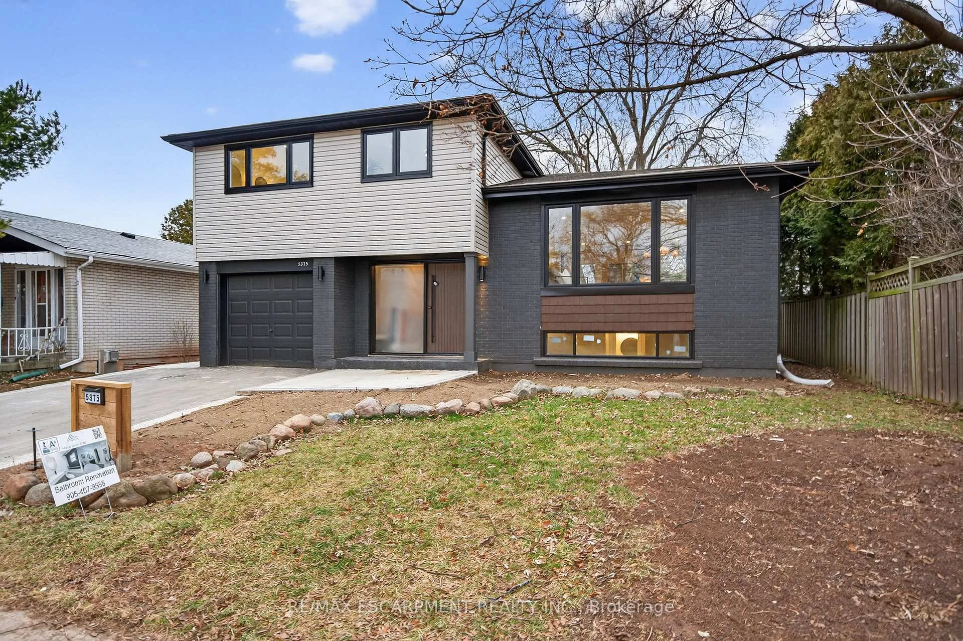 Photo 2 of 5375 Riverside Drive, Burlington, Appleby — HOMEH