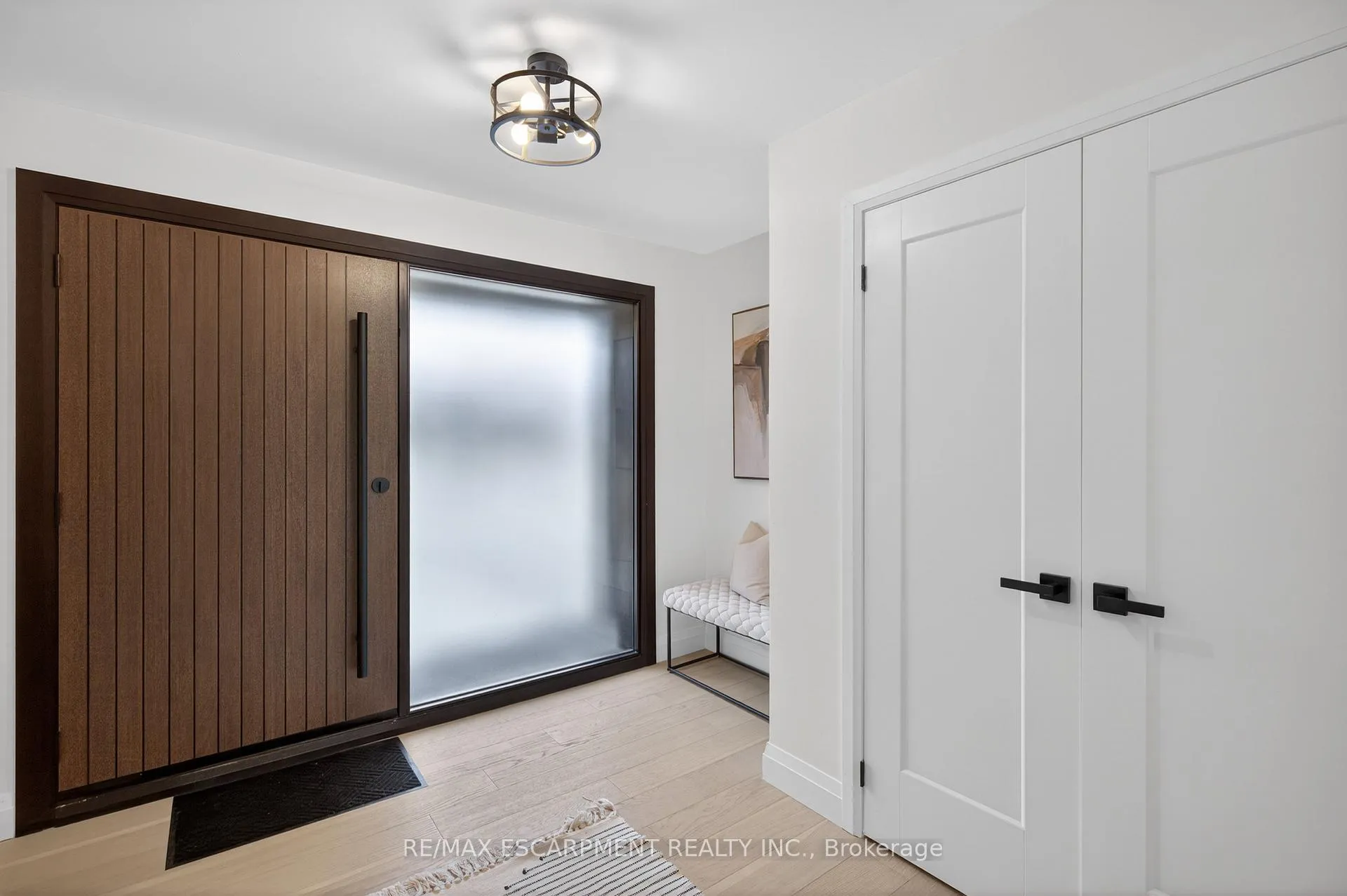 Photo 5 of 5375 Riverside Drive, Burlington, Appleby — HOMEH