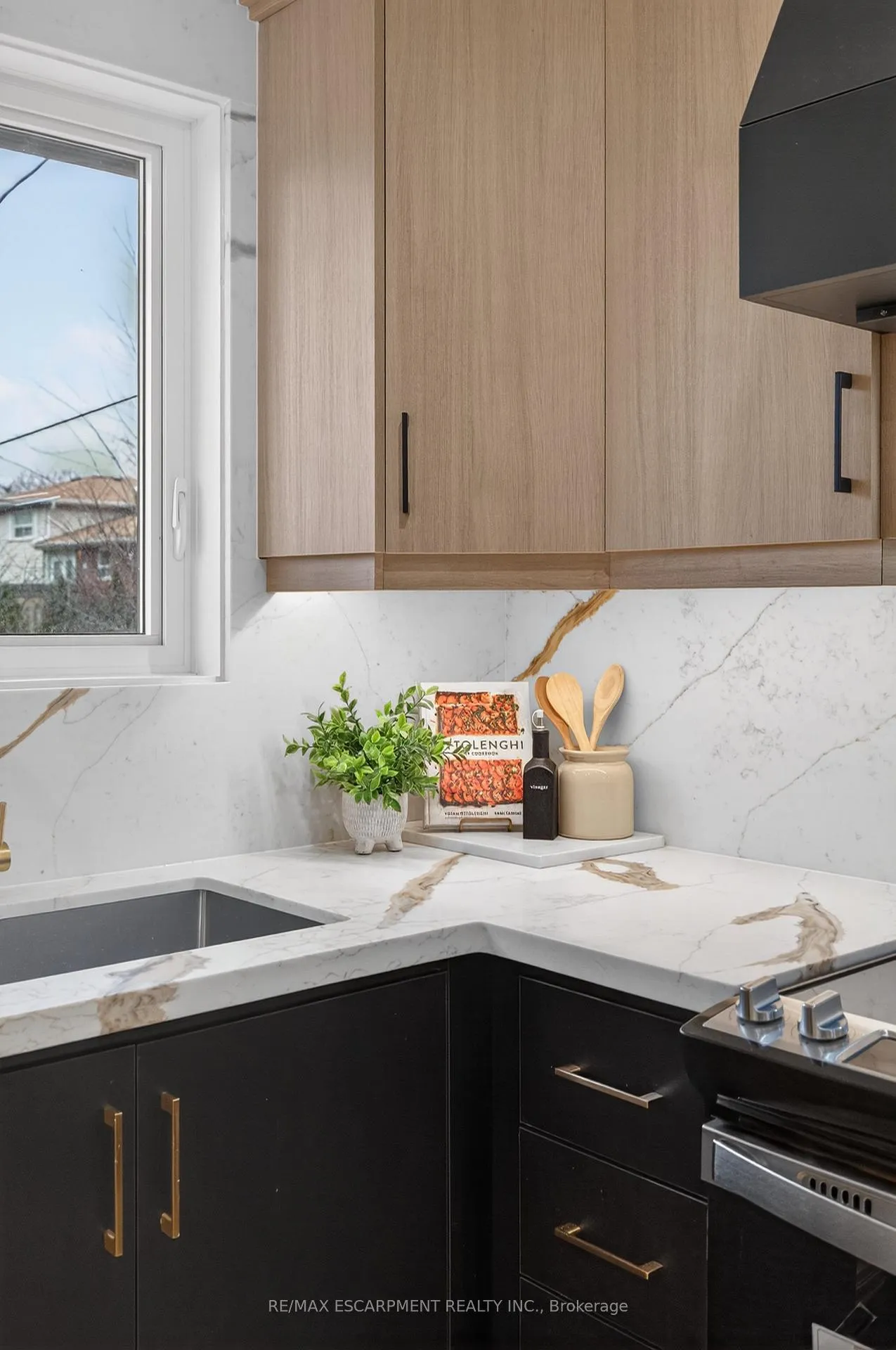 Photo 20 of 5375 Riverside Drive, Burlington, Appleby — HOMEH
