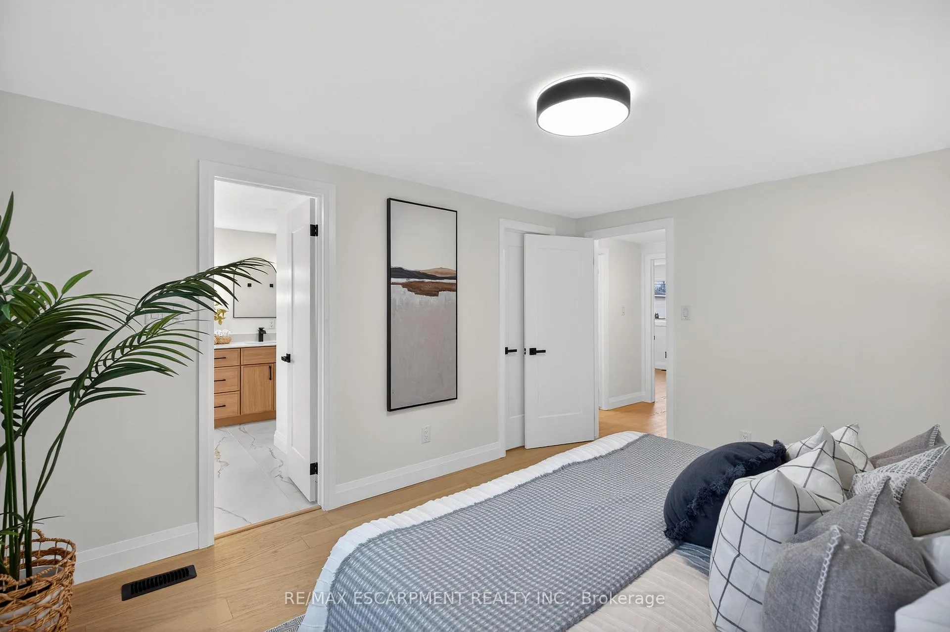 Photo 24 of 5375 Riverside Drive, Burlington, Appleby — HOMEH