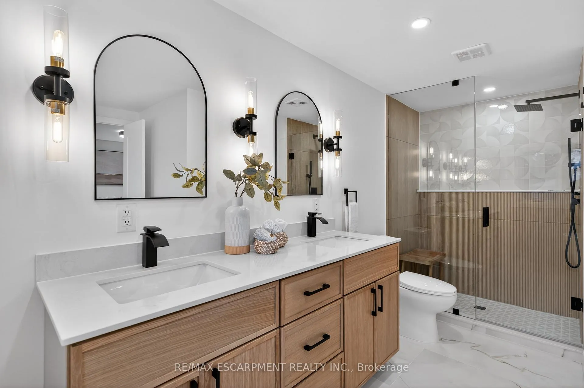 Photo 27 of 5375 Riverside Drive, Burlington, Appleby — HOMEH