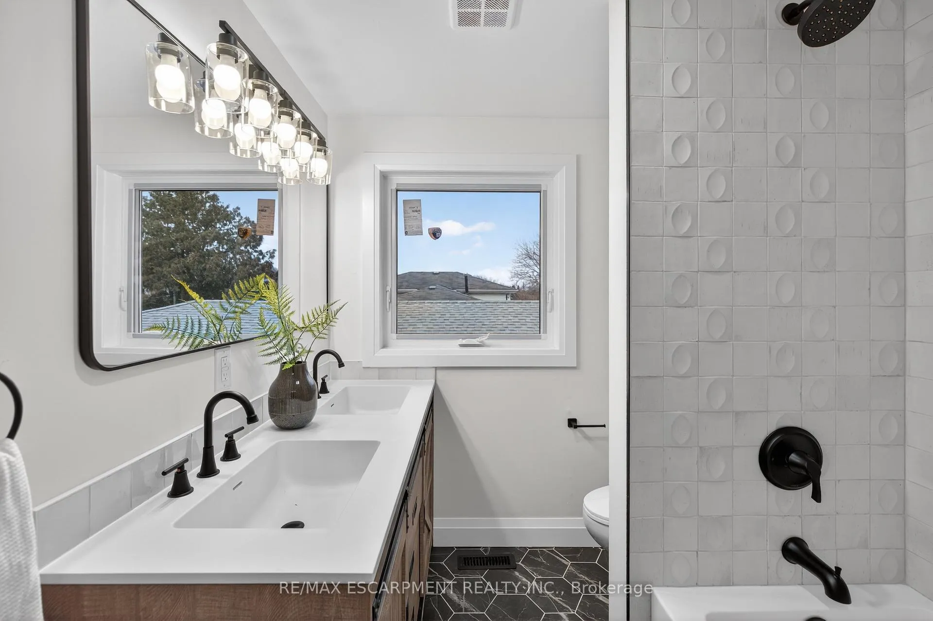 Photo 31 of 5375 Riverside Drive, Burlington, Appleby — HOMEH