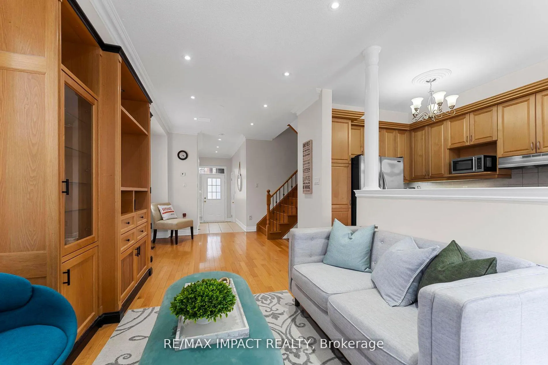 Photo 9 of 305 Terra Road, Vaughan, East Woodbridge — HOMEH