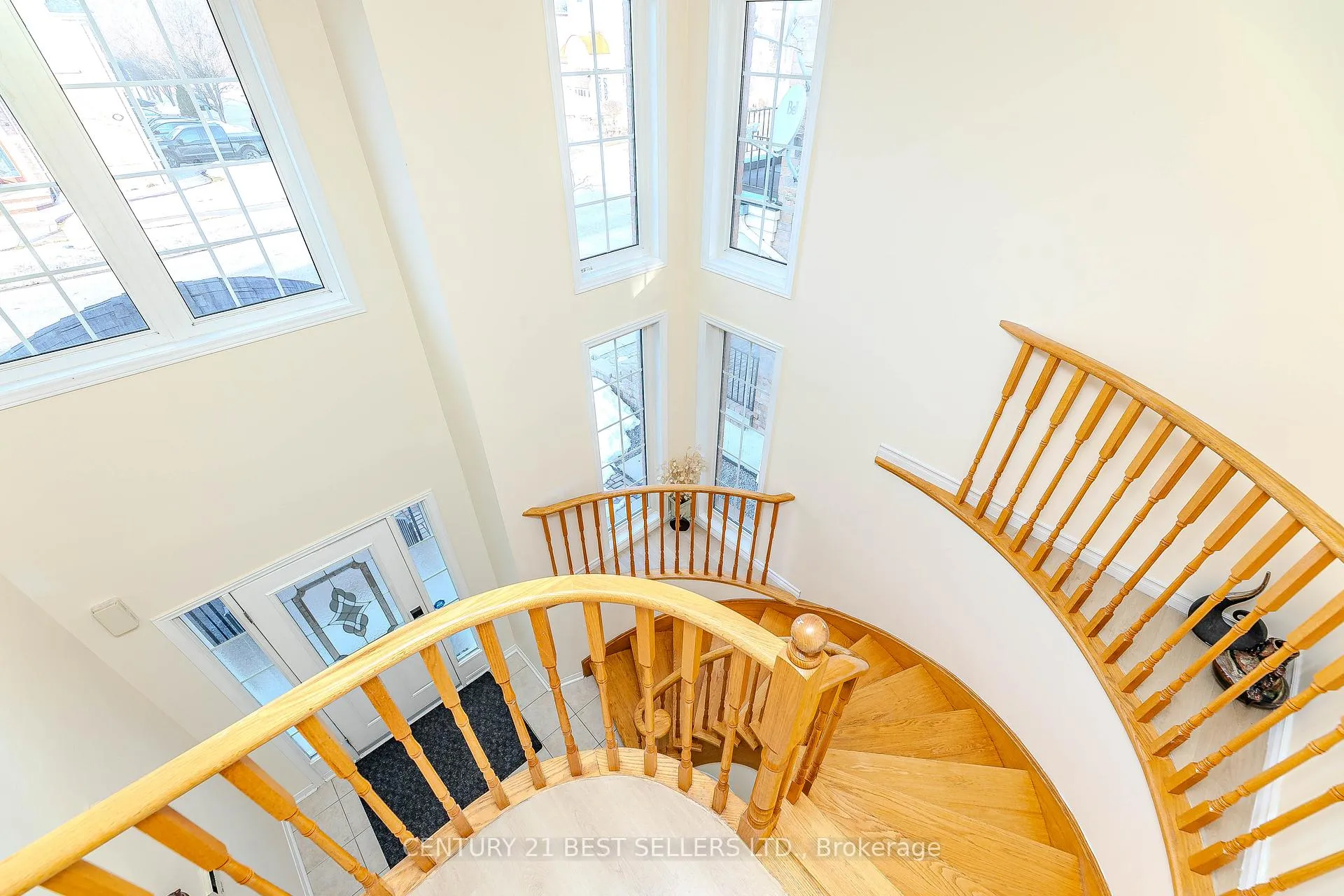 Photo 5 of 47 Rushworth Drive, Ajax, Northeast Ajax — HOMEH