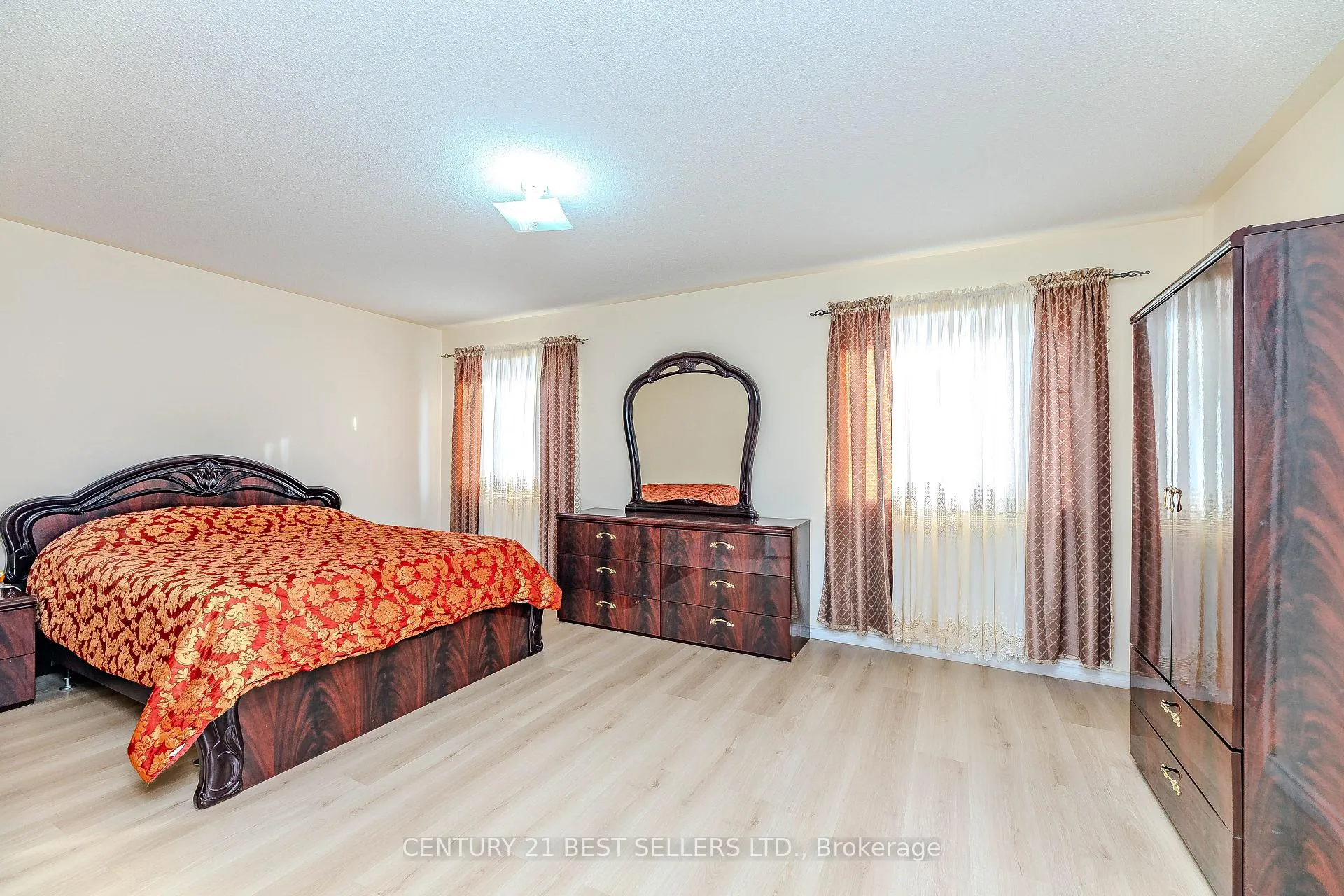 Photo 16 of 47 Rushworth Drive, Ajax, Northeast Ajax — HOMEH