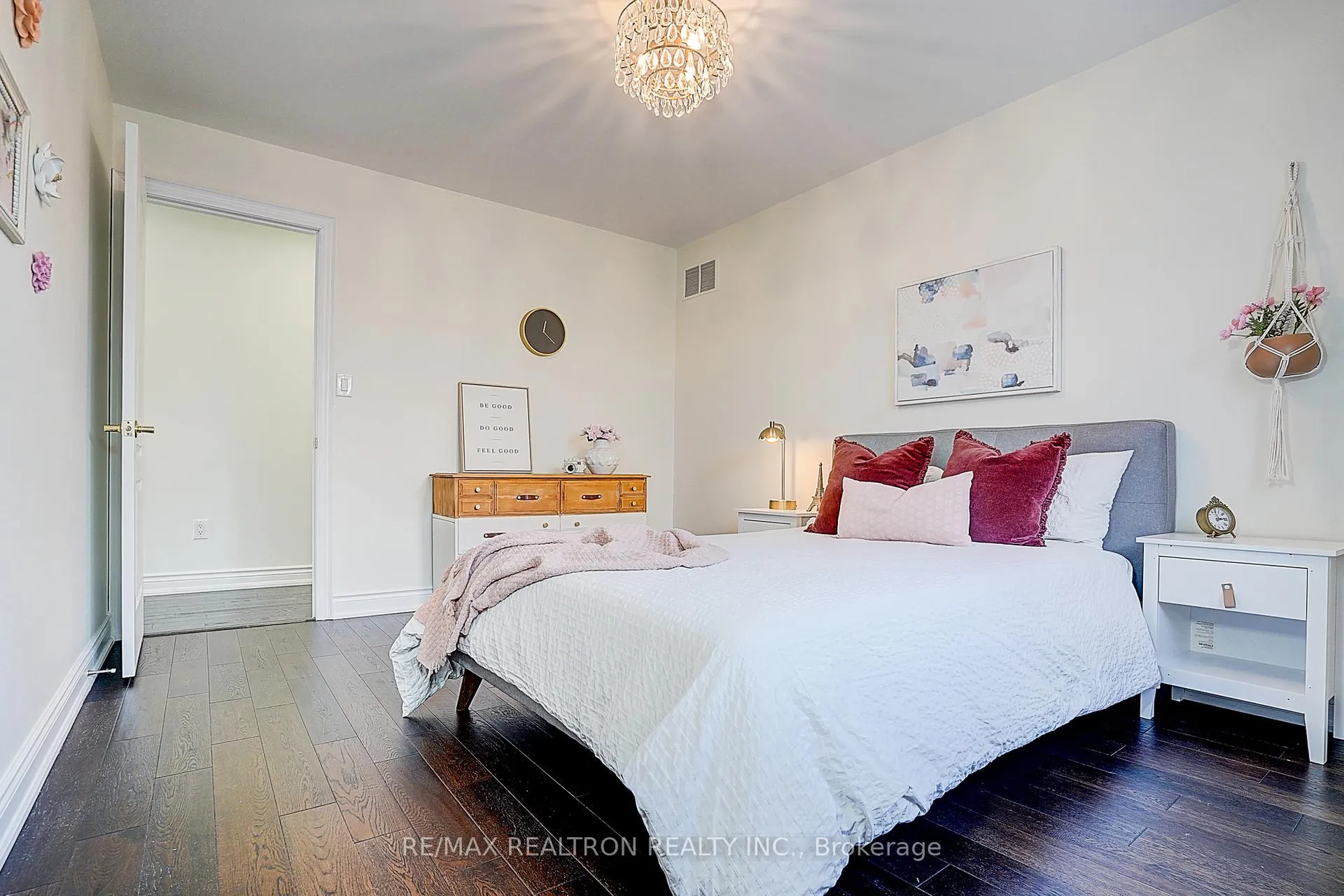 Photo 34 of 571 Davos Road, Vaughan, Vellore Village — HOMEH