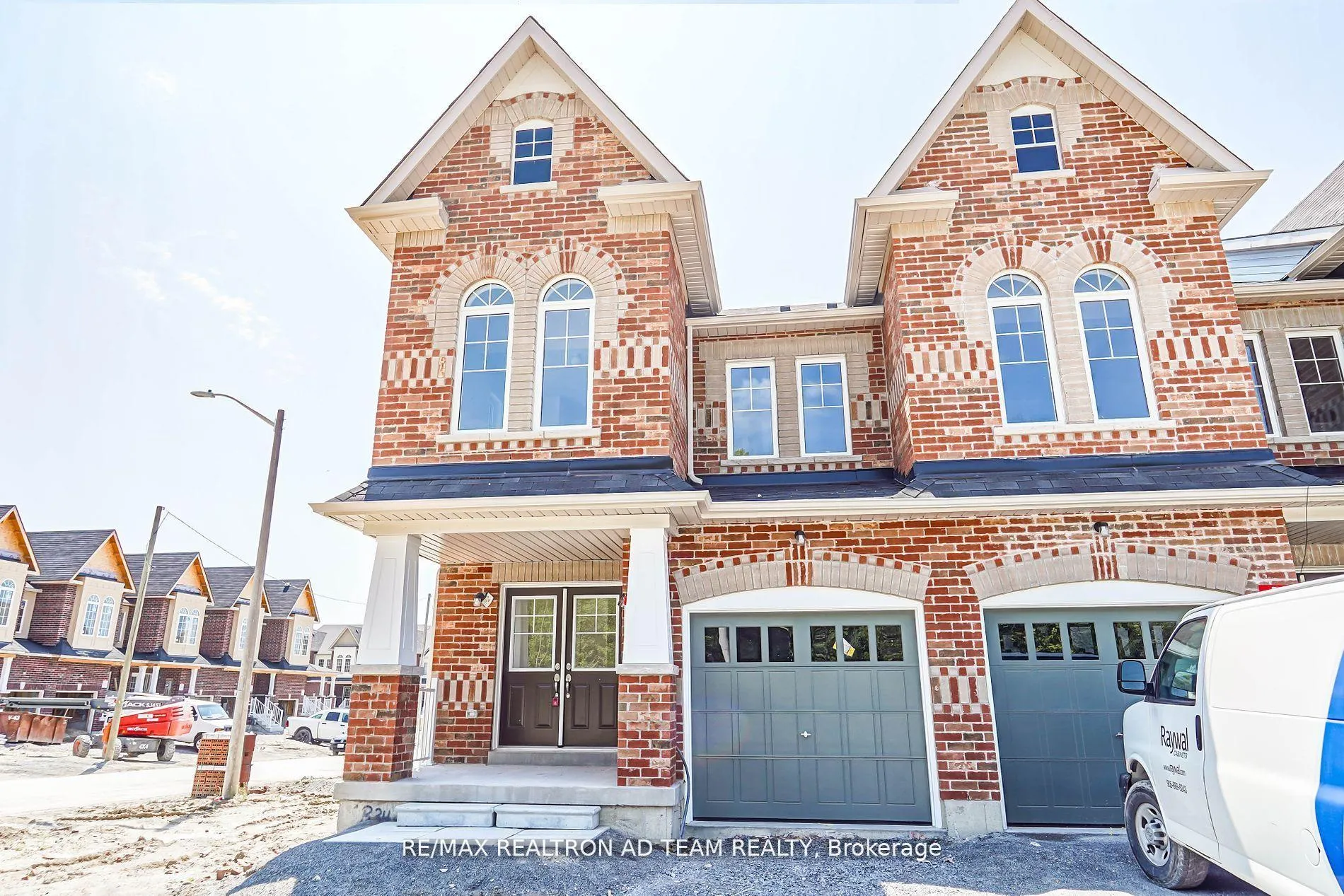 Photo 1 of 1228 Jim Brewster Circle, Oshawa, Eastdale — HOMEH