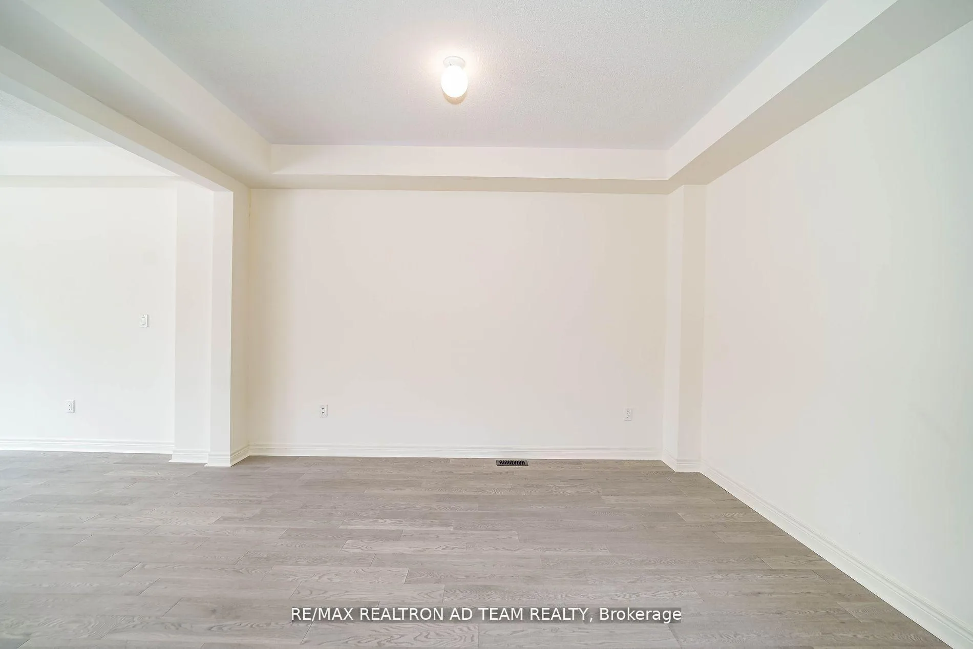 Photo 13 of 1228 Jim Brewster Circle, Oshawa, Eastdale — HOMEH