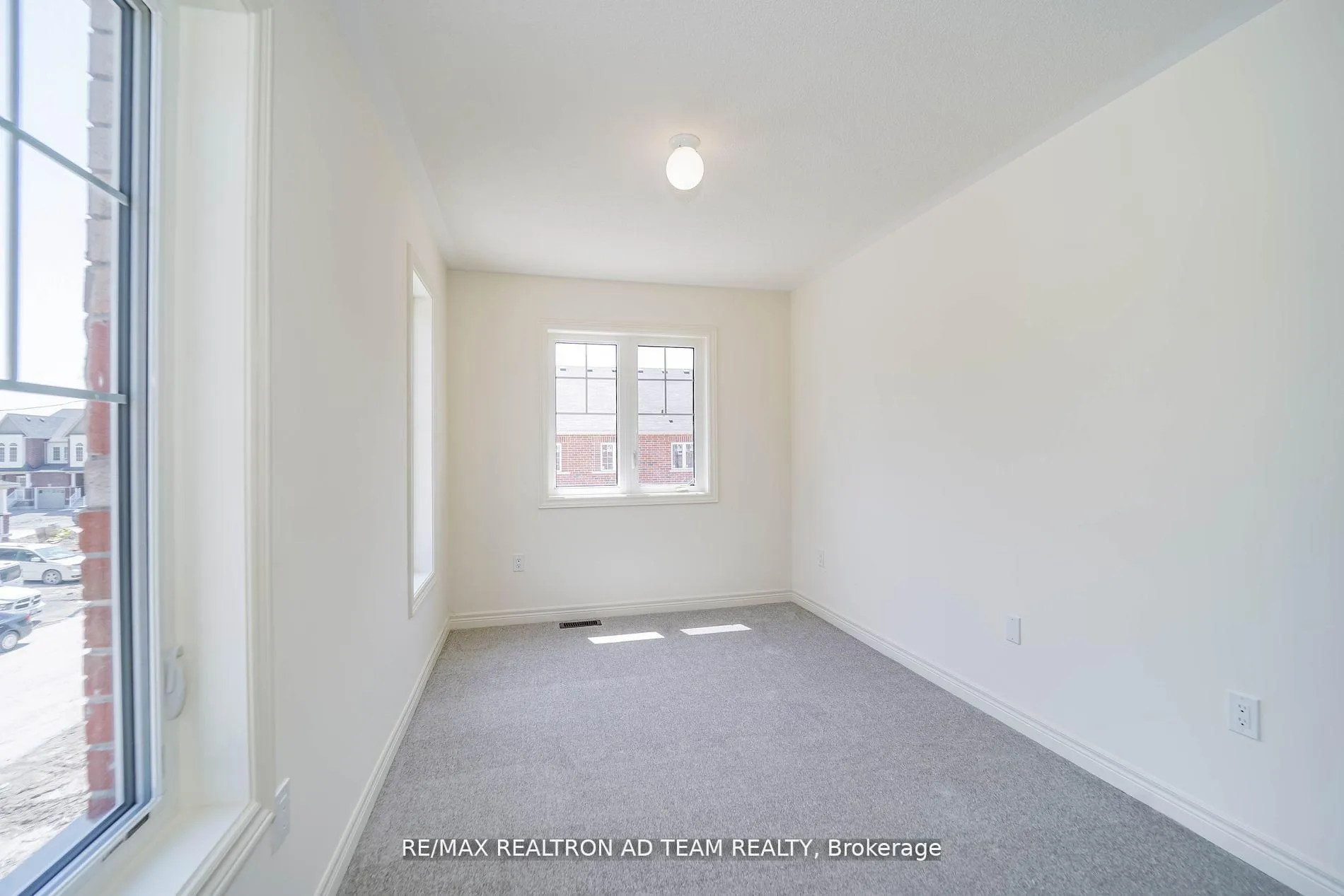 Photo 22 of 1228 Jim Brewster Circle, Oshawa, Eastdale — HOMEH