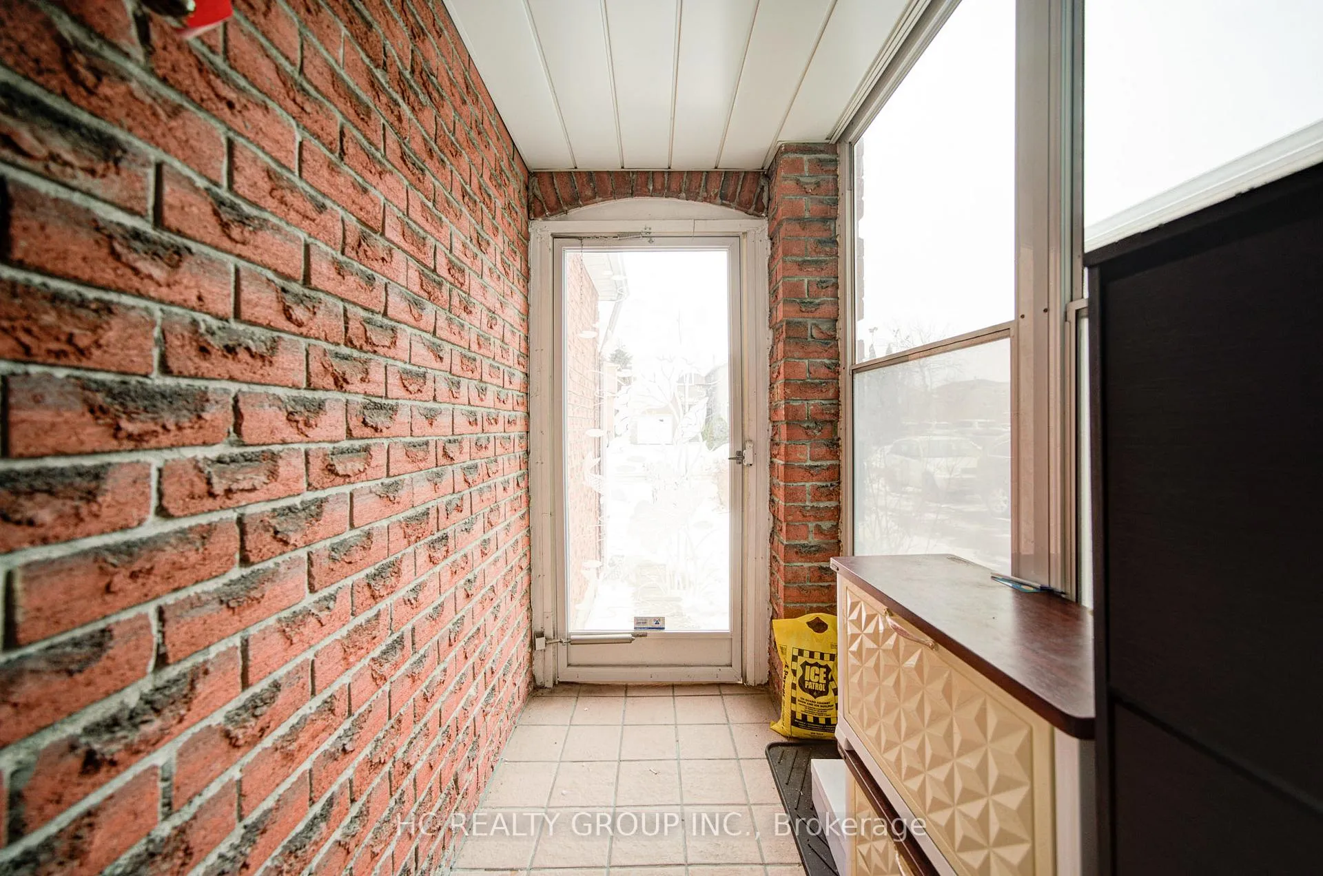 Photo 3 of 50 Lavron Court, Markham, Middlefield — HOMEH