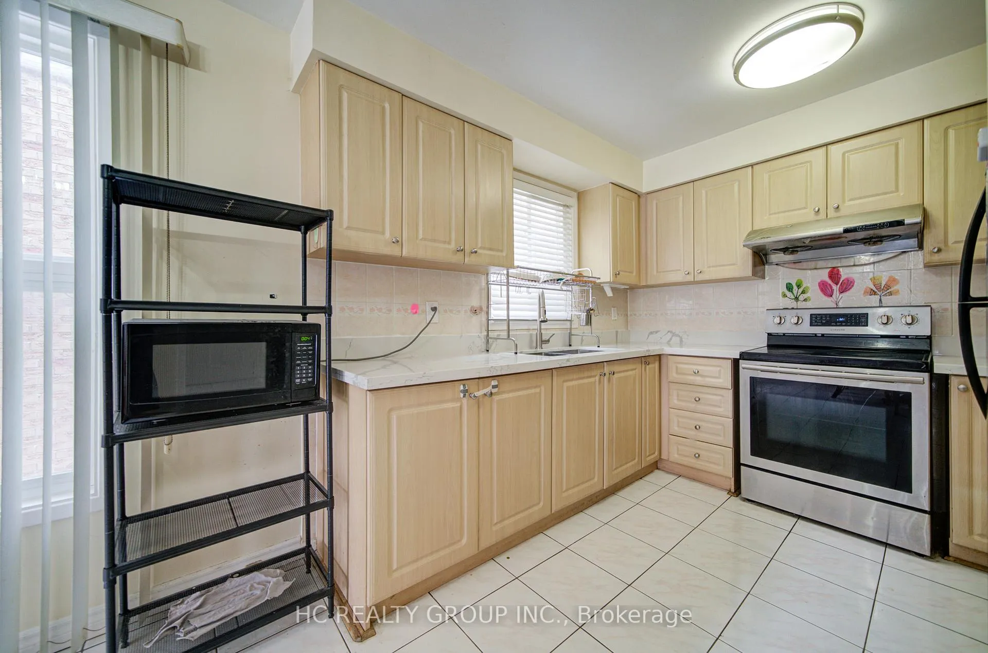 Photo 10 of 50 Lavron Court, Markham, Middlefield — HOMEH