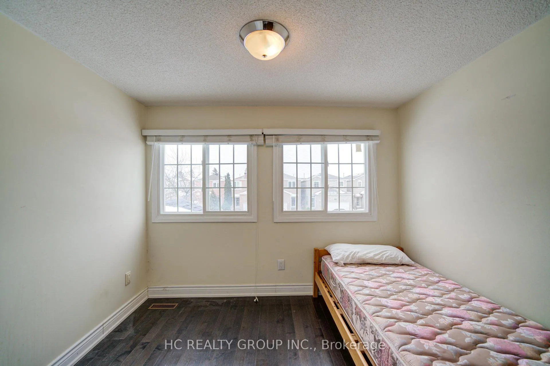 Photo 20 of 50 Lavron Court, Markham, Middlefield — HOMEH