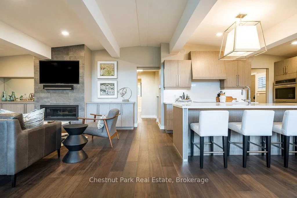 Photo 6 of 19 Golfview Drive, Collingwood — HOMEH