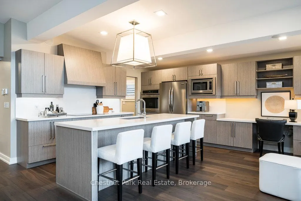Photo 7 of 19 Golfview Drive, Collingwood — HOMEH