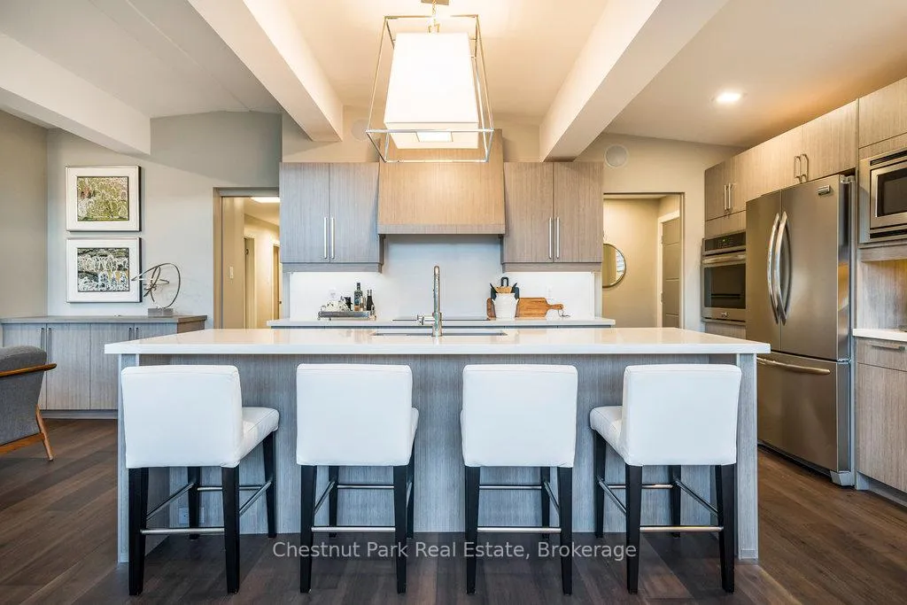 Photo 11 of 19 Golfview Drive, Collingwood — HOMEH